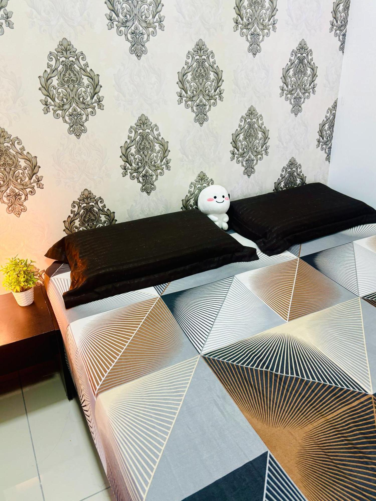 Comfy Private With Infinity Pool Homestay *